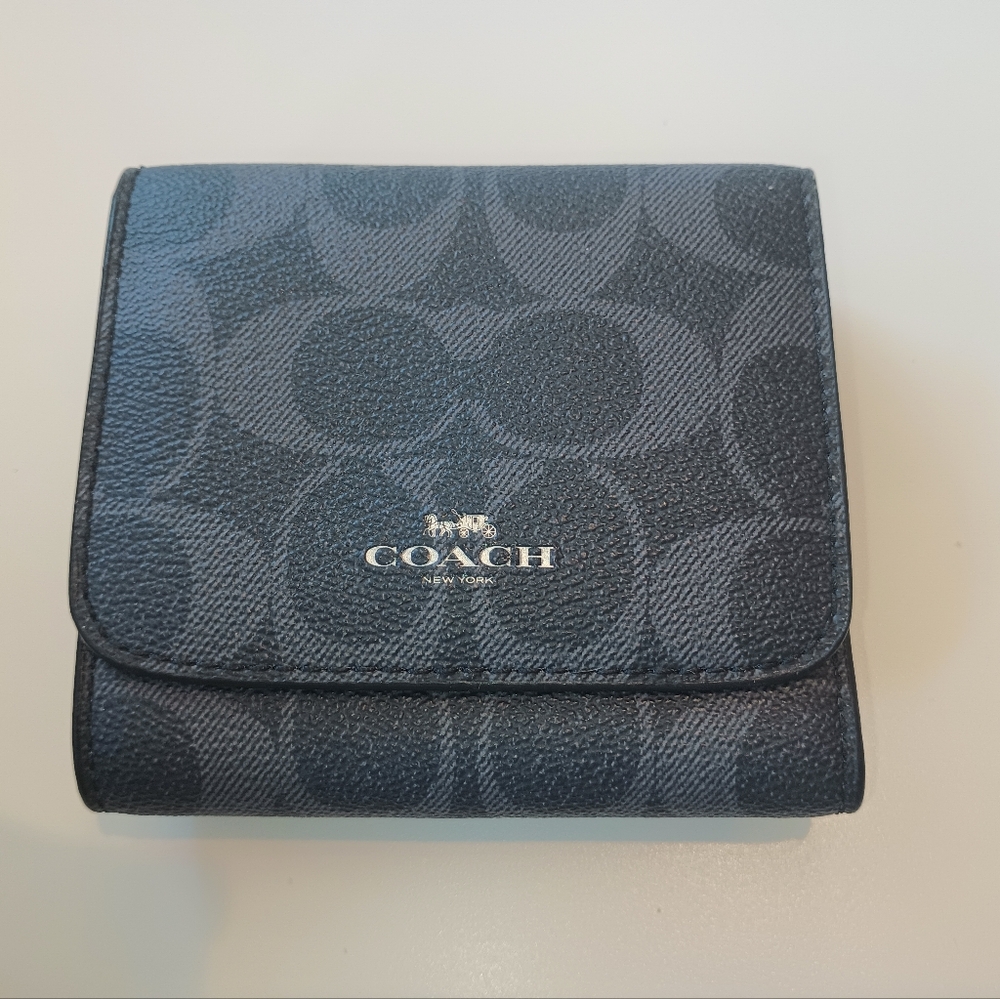 Coach Small Trifold Signature Canvas Wallet